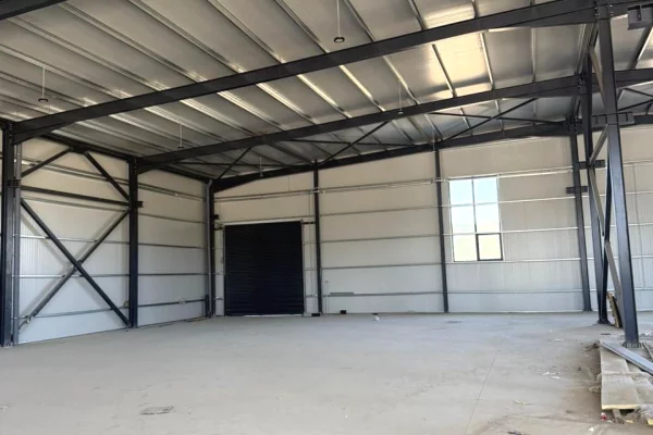 Ambient biznesi me qera 4+1 ne Tirane - 4,000 Euro