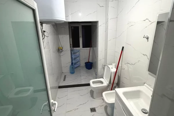 Shtepi me qera 3+1 ne Tirane - 55,000 Leke