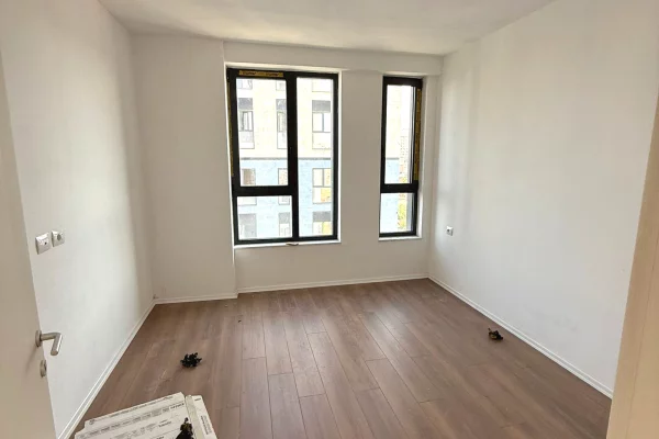 Zyrë 2+1 me Qira – Bulevardi i Ri, Jordan Misja