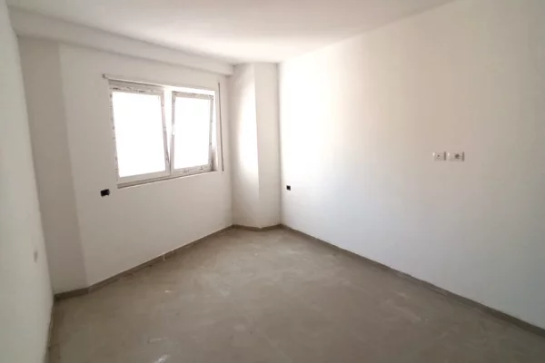 🏢 Zyre me Qira tek Donika center Afer qendres