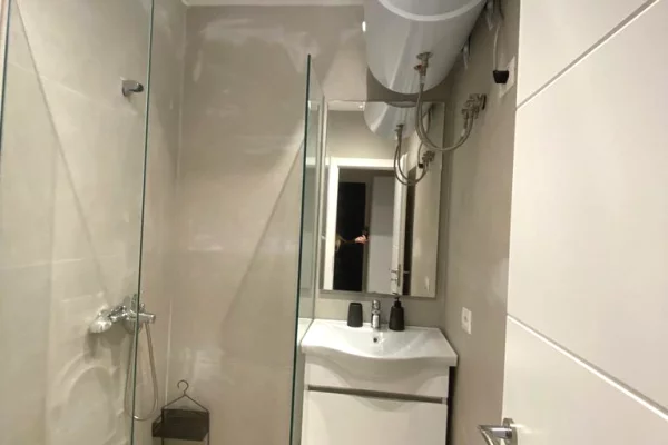 Shtepi me qera 2+1 ne Tirane - 65,000 Leke