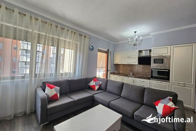 Casa in affitto 3+1 a Tirana - 1,000 Euro