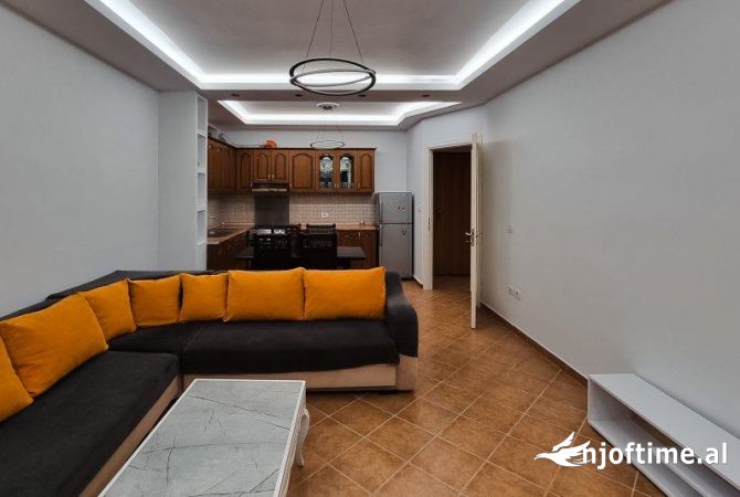 Shtepi me qera 2+1 ne Tirane - 400 Euro