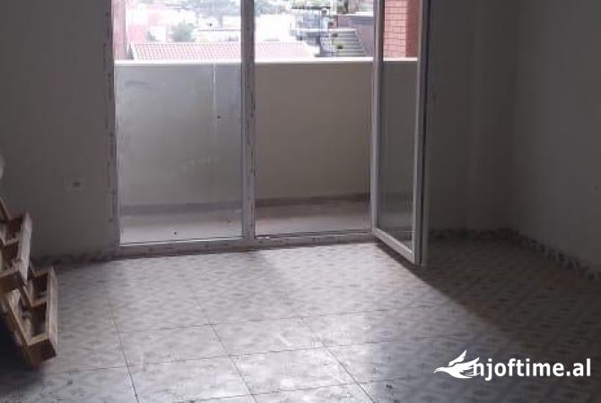 Shtepi me qera 1+1 ne Tirane - 300 Euro