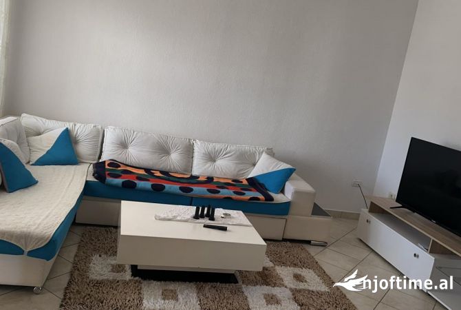 Shtepi me qera 2+1 ne Tirane - 40,000 Leke