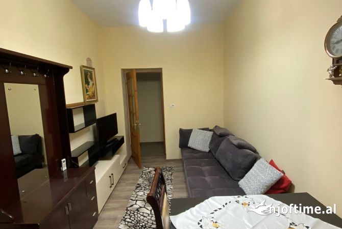 Shtepi me qera 2+1 ne Tirane - 45,000 Leke