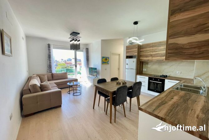 Shtepi me qera 2+1 ne Tirane - 50,000 Leke