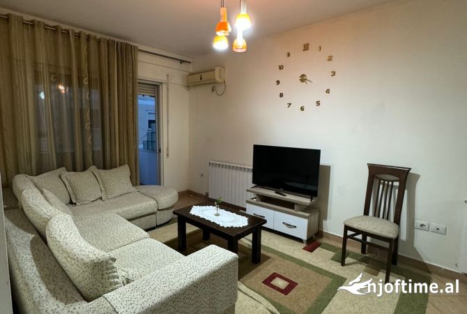 Shtepi me qera 2+1 ne Tirane - 400 Euro