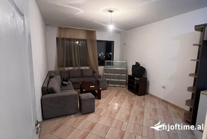 Shtepi me qera 2+1 ne Tirane - 40,000 Leke