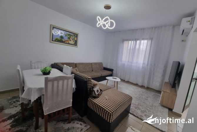 Shtepi me qera 1+1 ne Tirane - 50,000 Leke