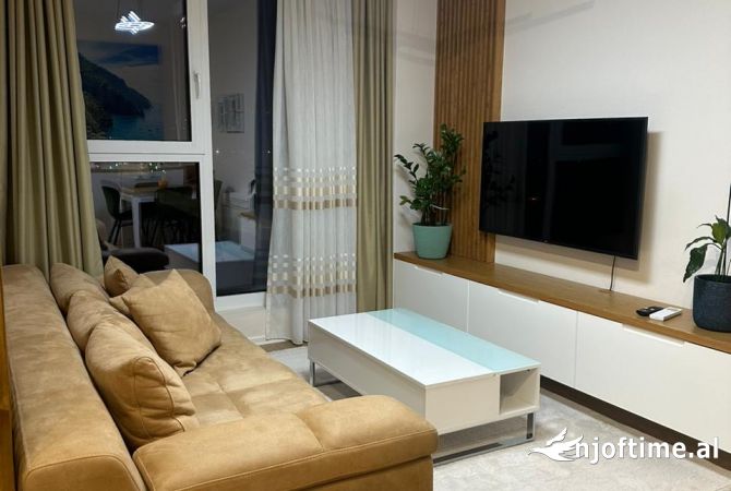 Shtepi me qera 1+1 ne Tirane - 60,000 Leke