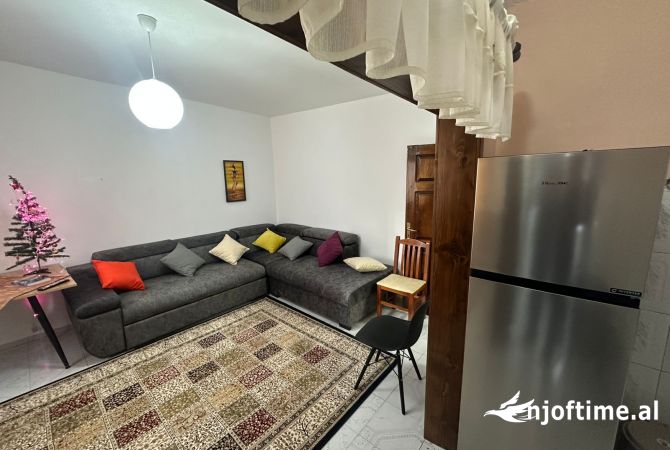 Shtepi me qera 2+1 ne Tirane - 50,000 Leke