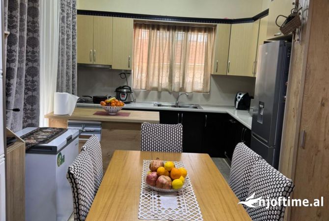 Shtepi me qera 3+1 ne Tirane - 45,000 Leke