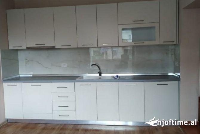 Shtepi me qera 1+1 ne Tirane - 450 Euro