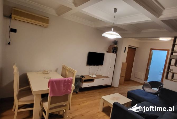 Shtepi me qera 2+1 ne Tirane - 60,000 Leke