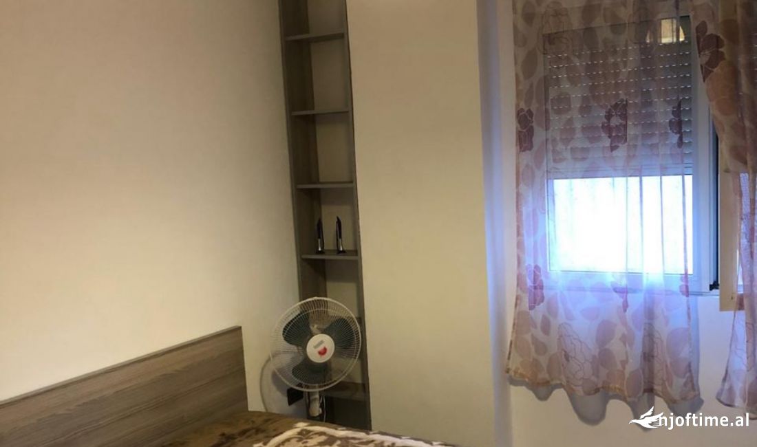 Shtepi me qera Apartament ne Tirane, 1+1, Mobilimi E mobiluar, Pagesa 40,000  Leke.