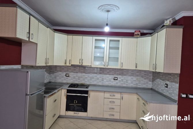 Shtepi me qera 2+1 ne Tirane - 38,000 Leke