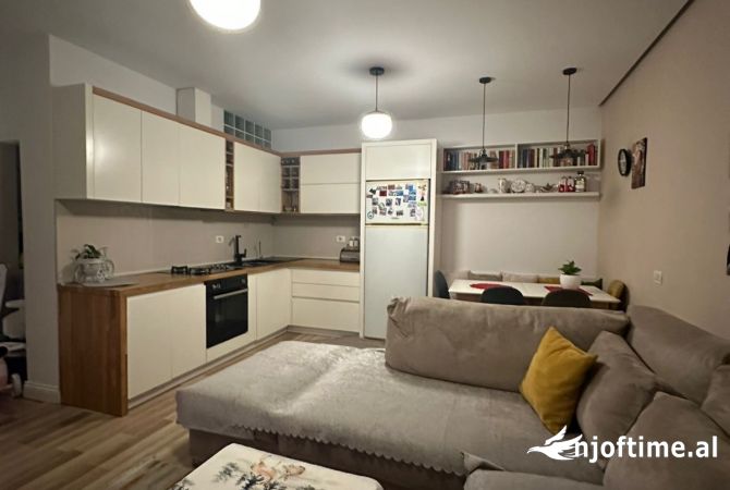 Shitet super apartament ne Fresk.  2+1! 81.000 Euro