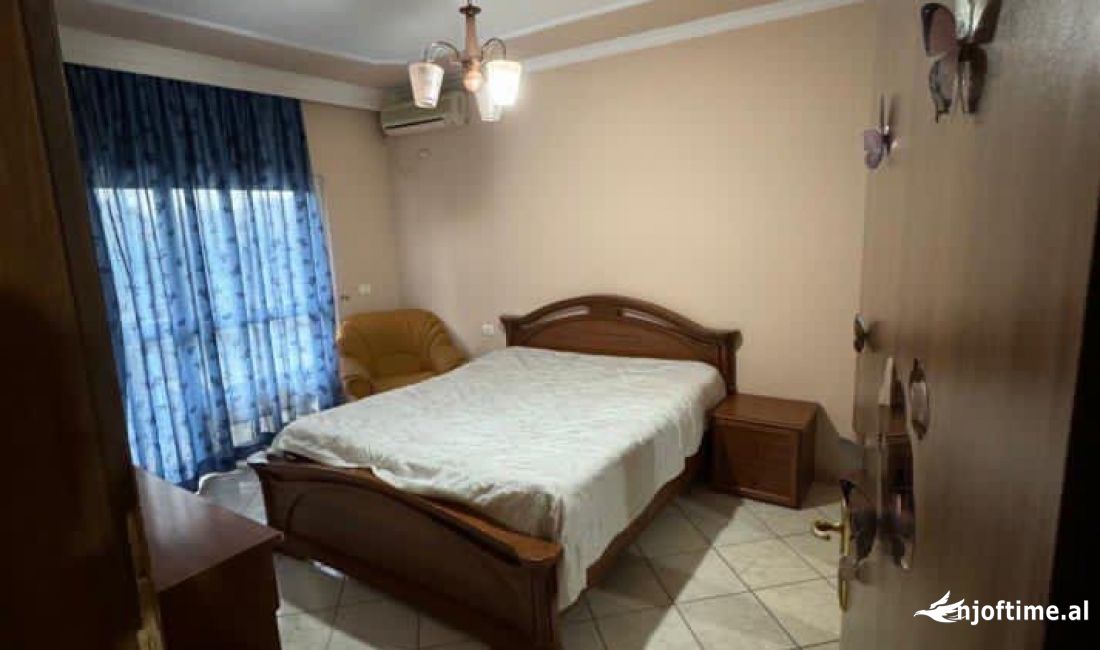 Shtepi me qera Apartament ne Tirane, 1+1, Mobilimi E mobiluar, Pagesa 500  Euro.