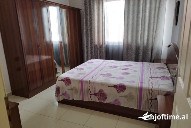 Shtepi me qera 2+1 ne Tirane - 380 Euro