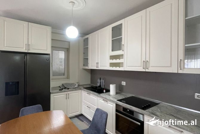 Shtepi me qera 2+1 ne Tirane - 70,000 Leke