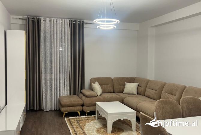 Shtepi me qera 2+1 ne Tirane - 750 Euro