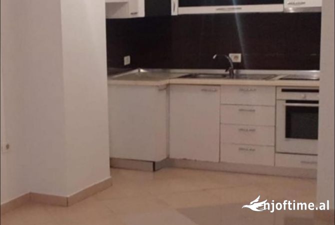 Shtepi me qera 1+1 ne Tirane - 32,000 Leke