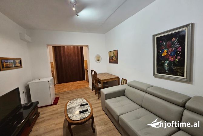Shtepi me qera 1+1 ne Tirane - 450 Euro