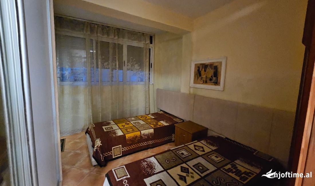 Shtepi me qera Apartament ne Tirane, 1+1, Mobilimi E mobiluar, Pagesa 450  Euro.