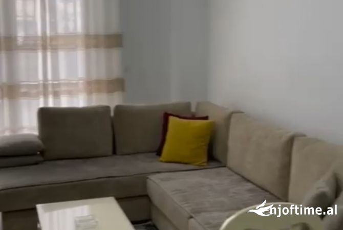 Shtepi me qera 2+1 ne Tirane - 350 Euro