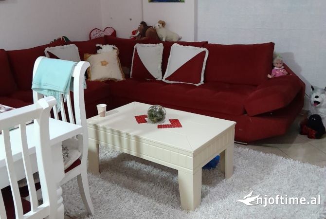 Shtepi me qera 1+1 ne Tirane - 30,000 Leke