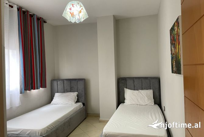 Shtepi me qera 2+1 ne Tirane - 450 Euro
