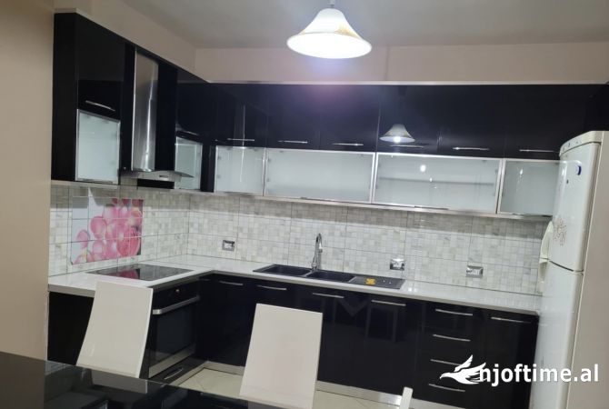 Shtepi me qera 1+1 ne Tirane - 40,000 Leke