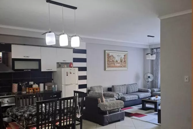 Shtepi me qera 2+1 ne Tirane - 40,000 Leke