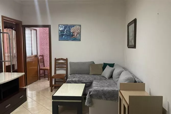 Shtepi me qera 2+1 ne Tirane - 45,000 Leke