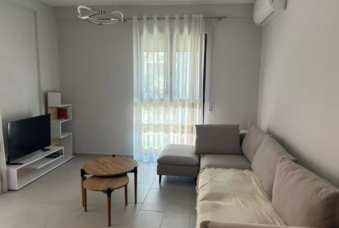 Shtepi me qera 2+1 ne Tirane - 700 Euro