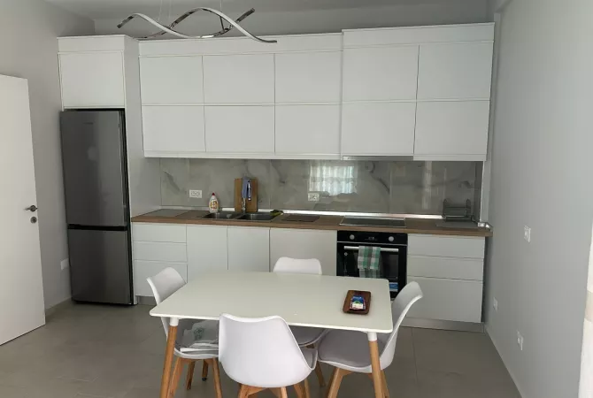 Shtepi me qera 2+1 ne Tirane - 700 Euro