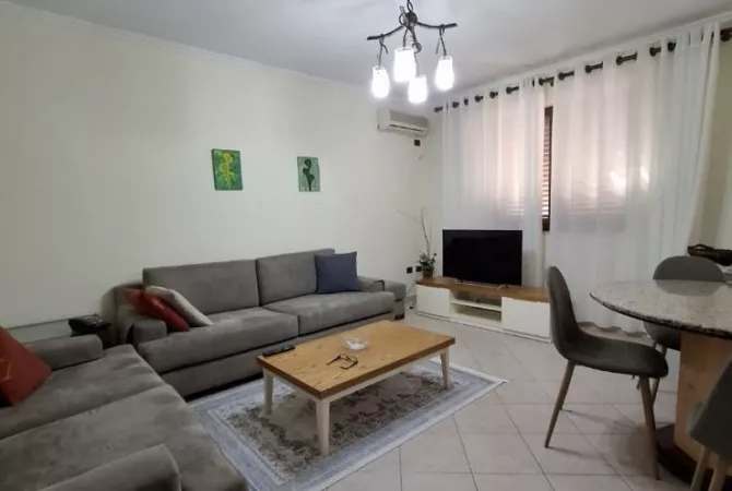 Shtepi me qera 2+1 ne Tirane - 60,000 Leke