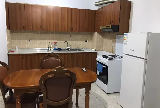 Shtepi me qera 1+1 ne Tirane - 45,000 Leke
