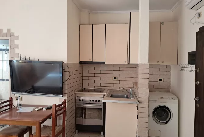 Shtepi me qera Garsoniere ne Tirane - 300 Euro