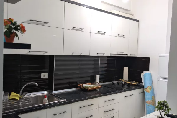 Shtepi me qera 1+1 ne Tirane - 45,000 Leke