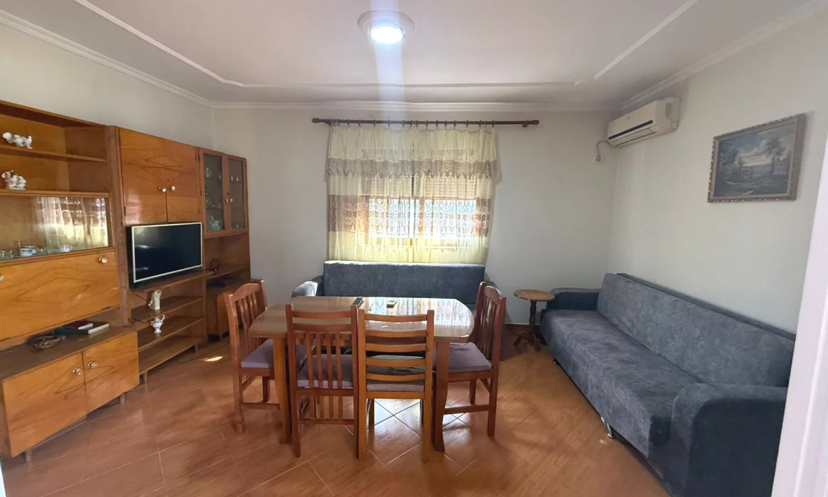 Shtepi me qera Apartament ne Tirane, 2+1, Mobilimi E mobiluar, Pagesa 45,000  Leke.