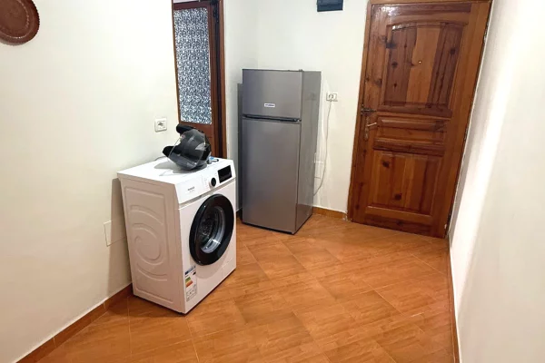 Shtepi me qera Apartament ne Tirane, 2+1, Mobilimi E mobiluar, Pagesa 45,000  Leke.