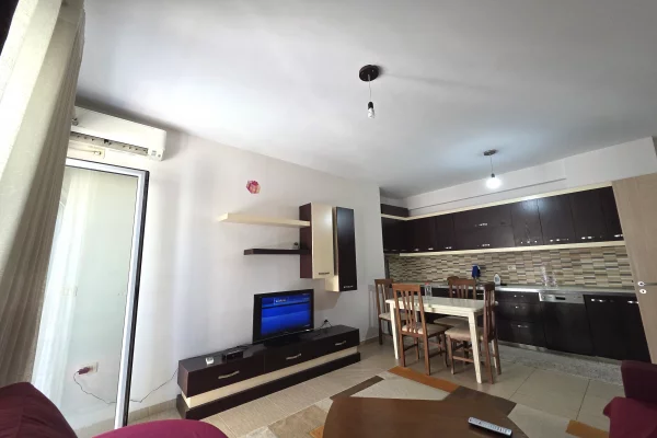 Shtepi me qera Apartament ne Tirane, 1+1, Mobilimi E mobiluar, Pagesa 45,000  Leke.