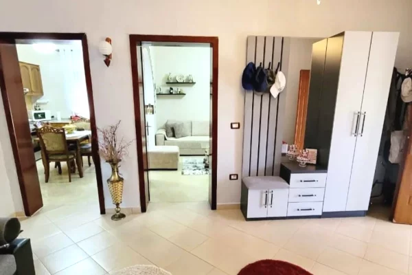 Shtepi ne shitje Shtepi Private ne Kavaje, 1+1, Mobilimi E mobiluar, Pagesa 75,000  Euro.