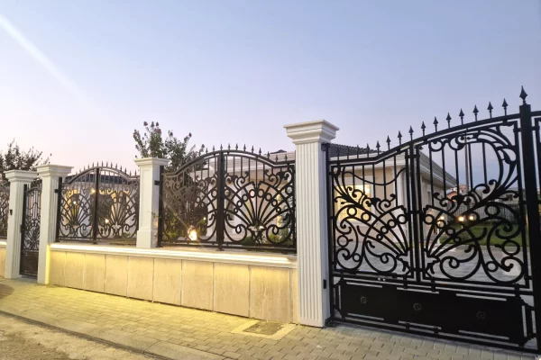 Luxury villas for sale in Kavaja 3+1, In Part