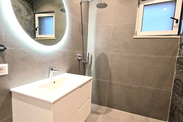 Luxury villas for sale in Kavaja 3+1, In Part