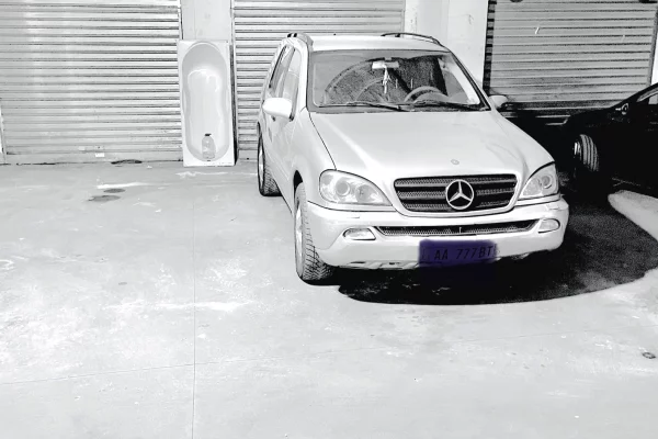 Ambiente Commerciale in Affitto 4+1 a Tirana - 15,000 Leke