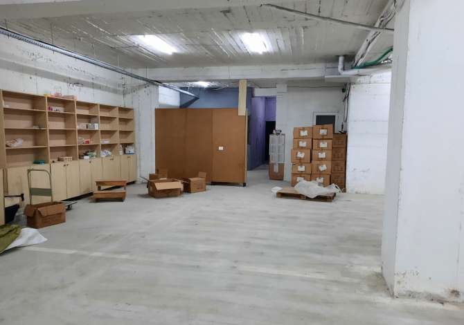 Ambient biznesi me qera 4+1 ne Tirane - 45,000 Leke