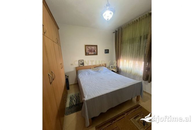 Shtepi ne shitje Apartament ne Tirane, 1+1, Mobilimi E mobiluar, Pagesa 115,000  Euro.